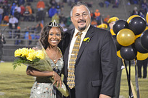 Homecoming photos galore! Dont miss these photos and tweets from Fridays action