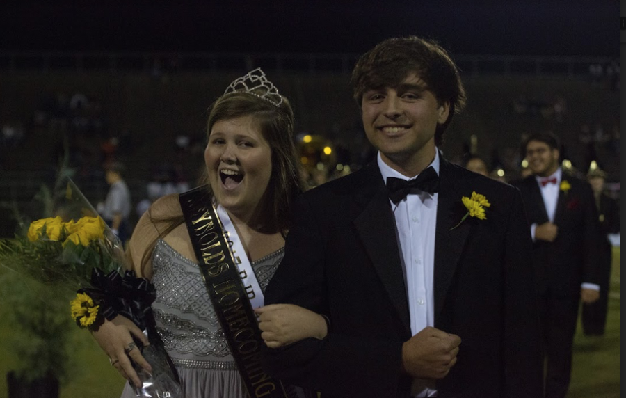 Homecoming+Queen+Baker+Kenan+and+her+escort%2C+Campbell+Turner